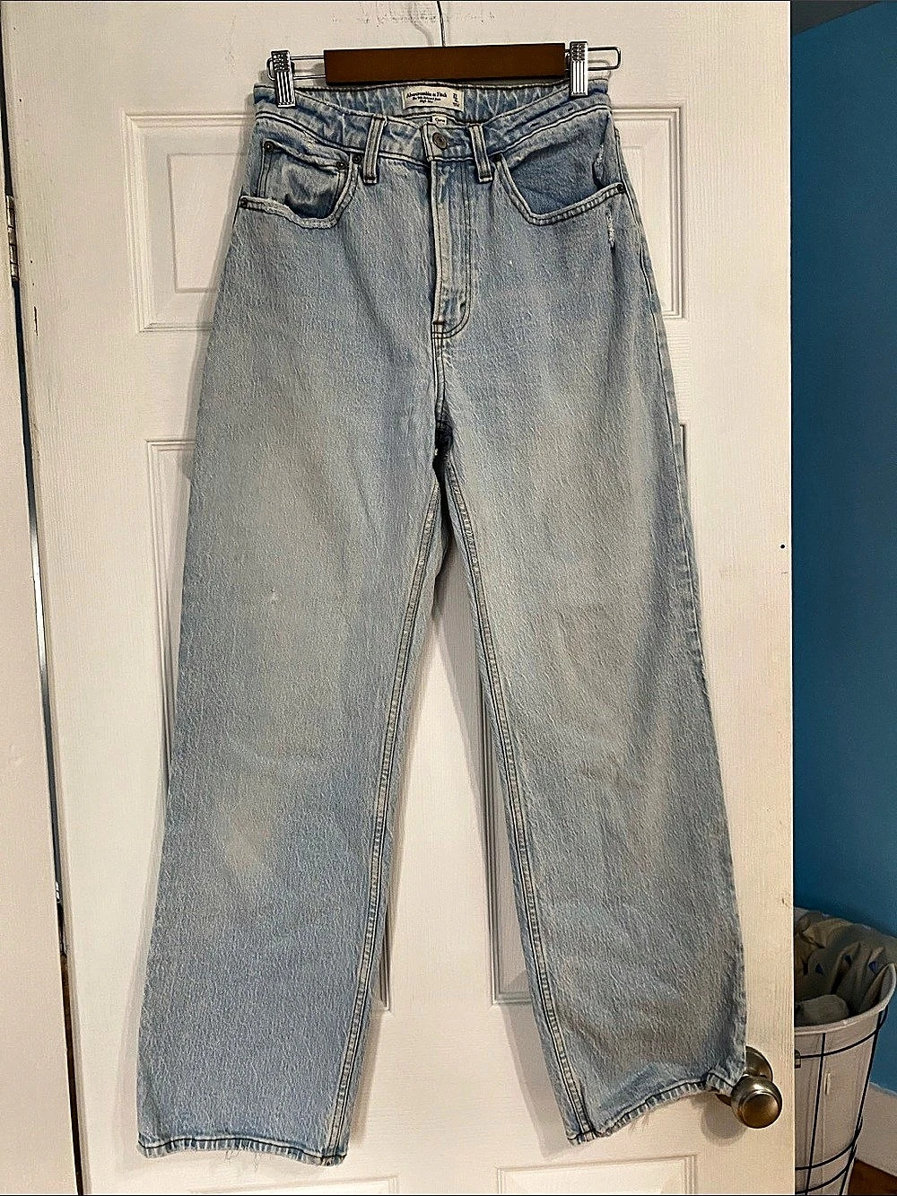 Abercrombie & Fitch The '90s Relaxed Jean High Rise Curve Love Blue Waist 27